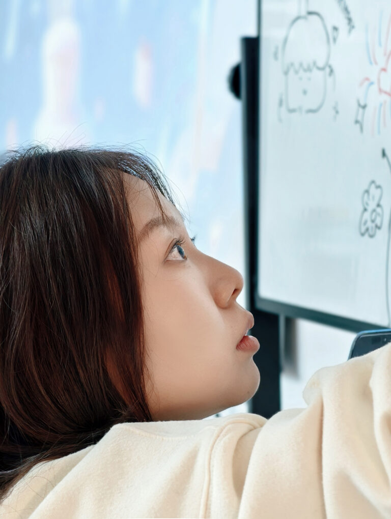 format: 0; filter: null; fileterIntensity: null; filterMask: null; captureOrientation: 90;
runfunc: 0; algolist: 0;
multi-frame: 1;
brp_mask:0;
brp_del_th:0.0000,0.0000;
brp_del_sen:0.0000,0.0000;
motionR: 3;
delta:1;
bokeh:1;
module: portrait;hw-remosaic: false;touch: (0.62912714, 0.7622024);sceneMode: 13107200;cct_value: 0;AI_Scene: (0, 0);aec_lux: 263.0;aec_lux_index: 0;albedo:  ;confidence:  ;motionLevel: -1;weatherinfo: weather???, icon:1, weatherInfo:100;temperature: 33;zeissColor: bright;